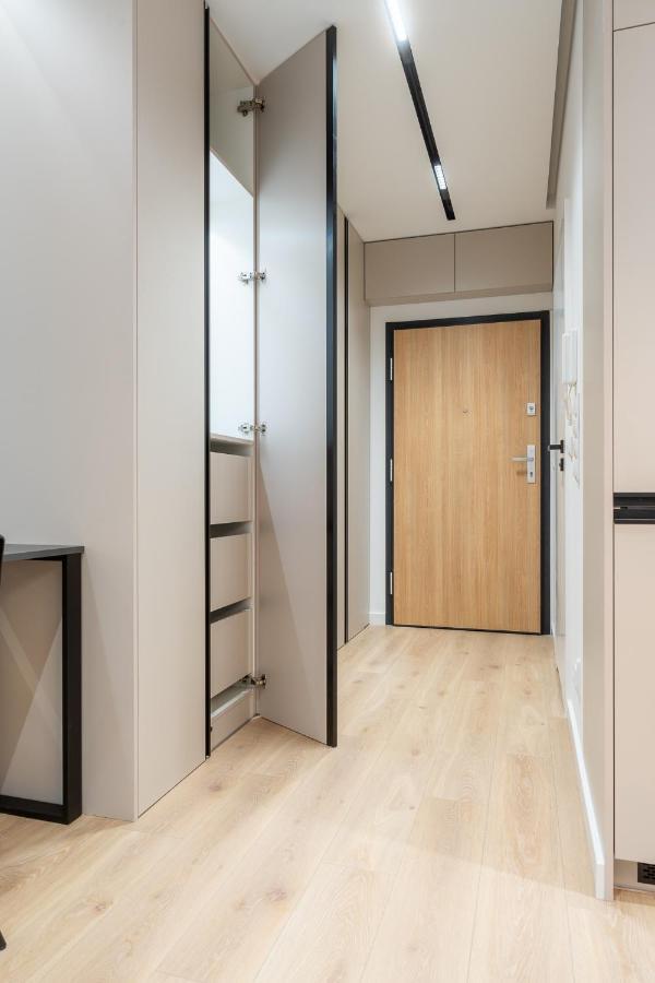 Manufaktura Modern Japandi Apartment